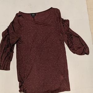 COPY - A n a maroon 3/4 length sleeve top